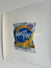 Load image into Gallery viewer, Moon Pie